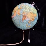Globe terrestre lumineux vintage