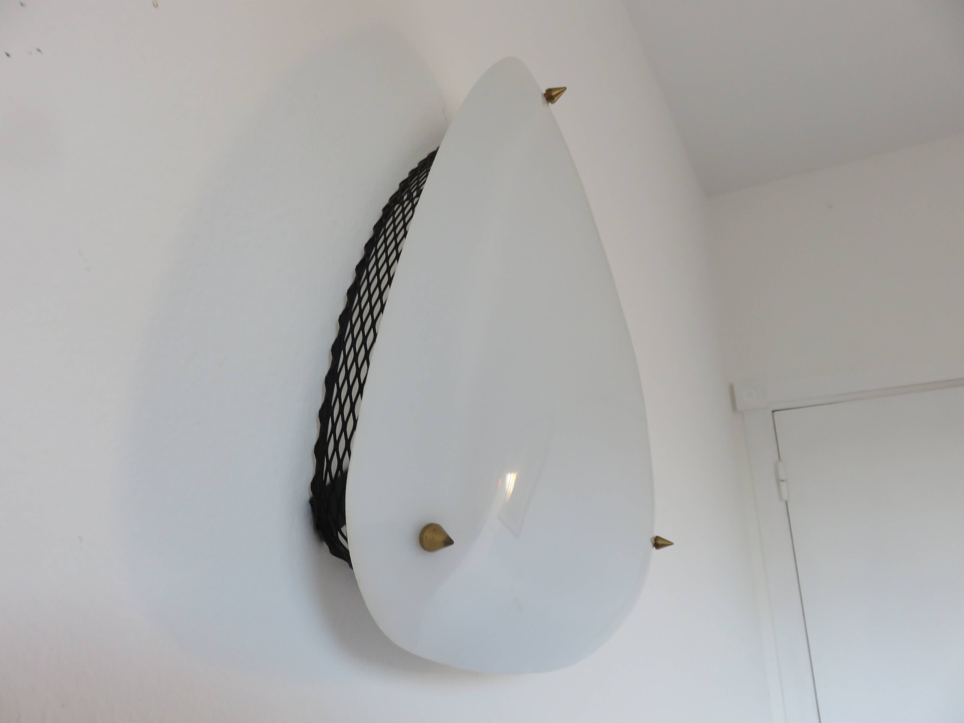 Applique en perspex et métal déployé années 50 60