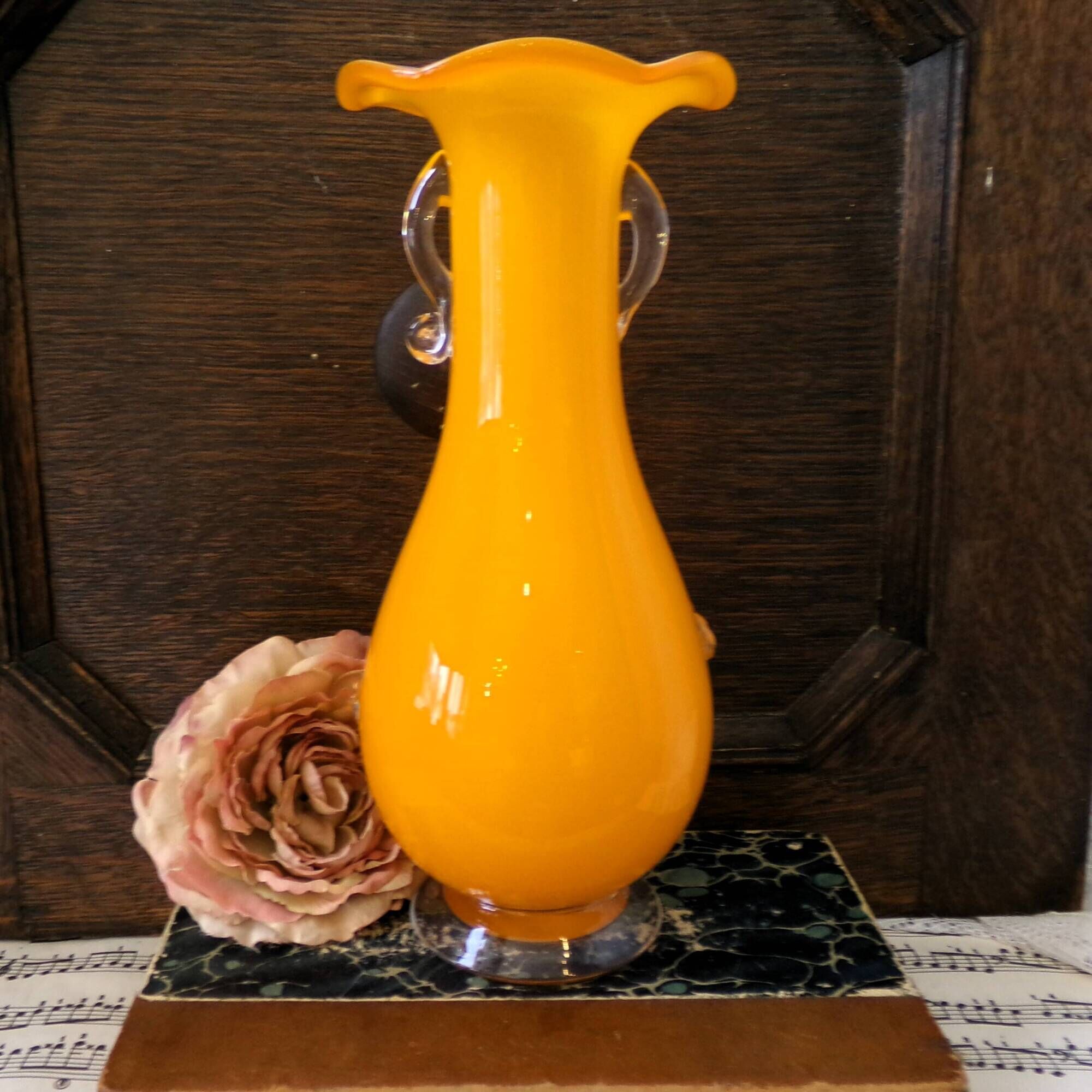 Vase orange Murano fait main avec détails floraux en verre transparent