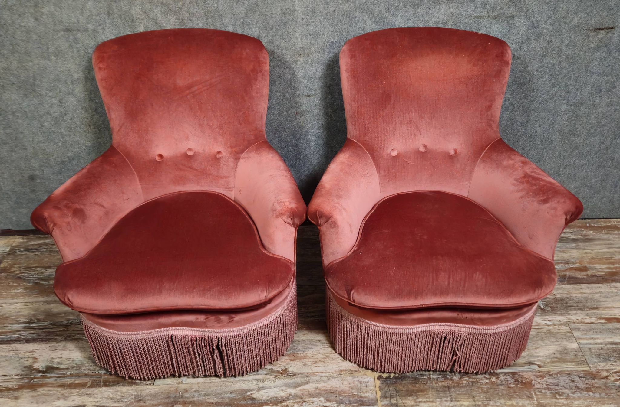 Paire de fauteuils crapauds en velours rose – époque Napoléon III