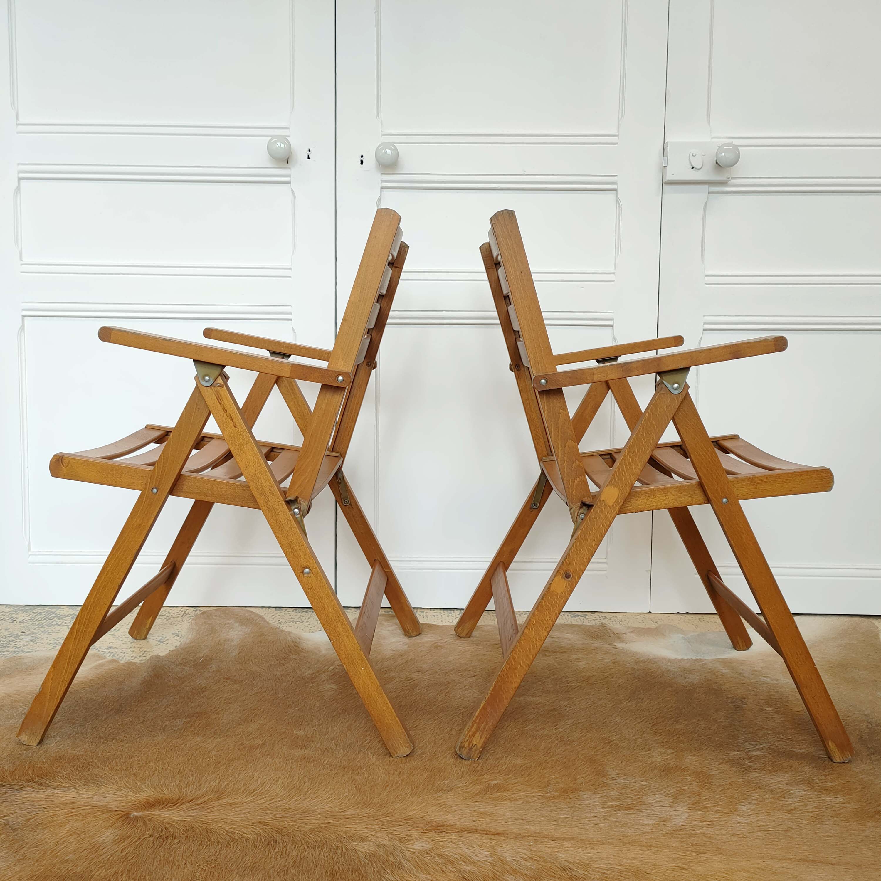 Pair folding chairs wooden