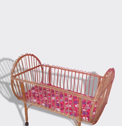 Berceau Lit Bebe Forme Ronde Rotin Vintage 1960 Selency Berceau Lit Bebe Forme Ronde Rotin Vintage 1960 Selency