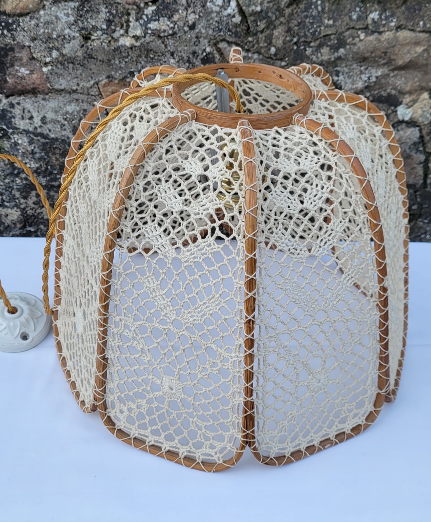 Rattan flower suspension and hook