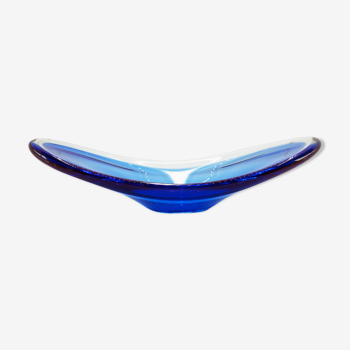 Flygsfors blue glass cup by Paul Kedelv