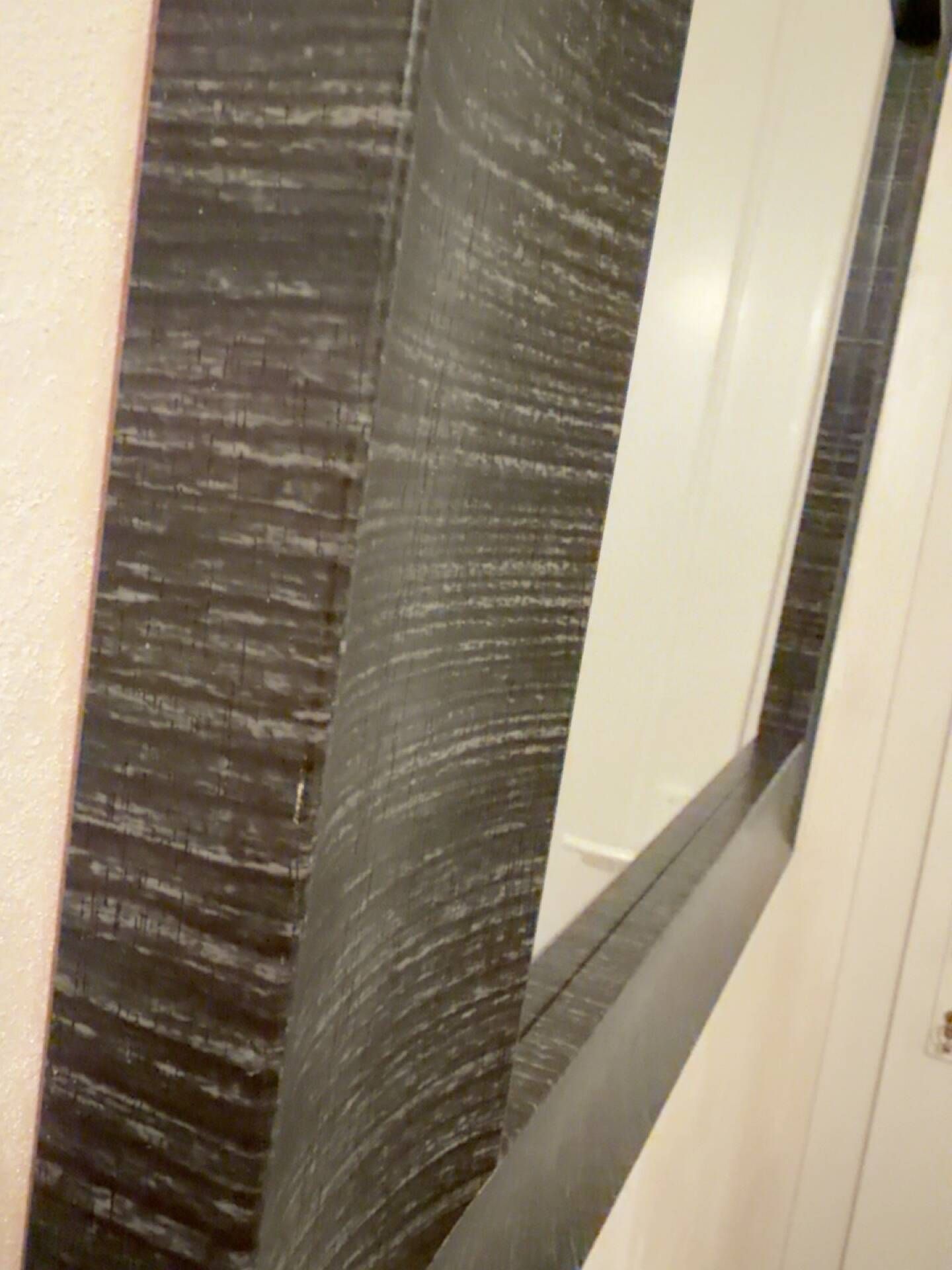Large rectangular wall mirror – Textured relief frame – 68 × 57.5