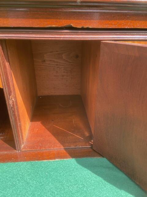 Scribanne chest of drawers