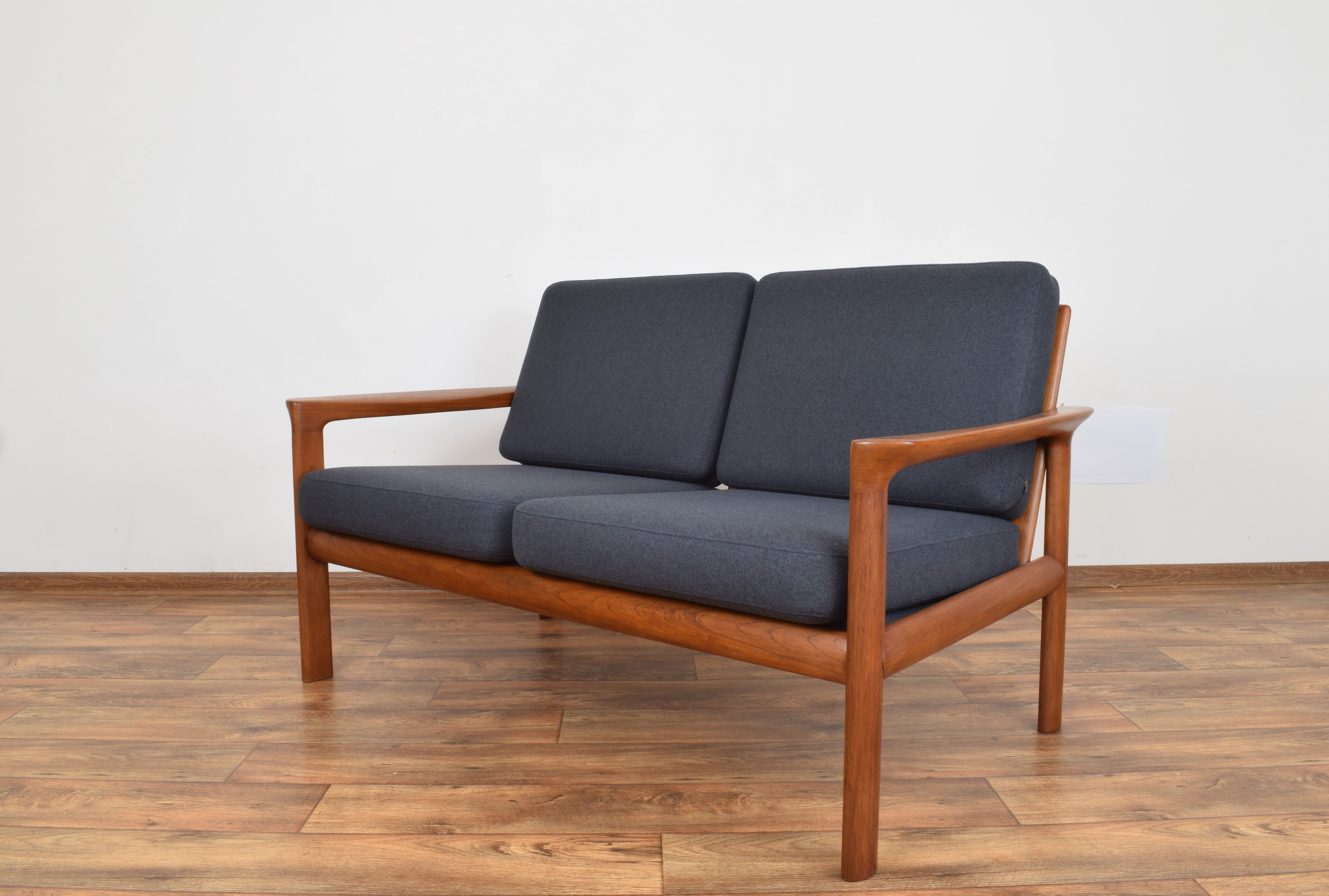Mid-century danish sofa by Sven Ellekaer for Komfort, 1960