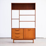 Bibliothèque scandinave vintage.