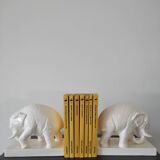 Book endpiece "elephants" in white ceramic