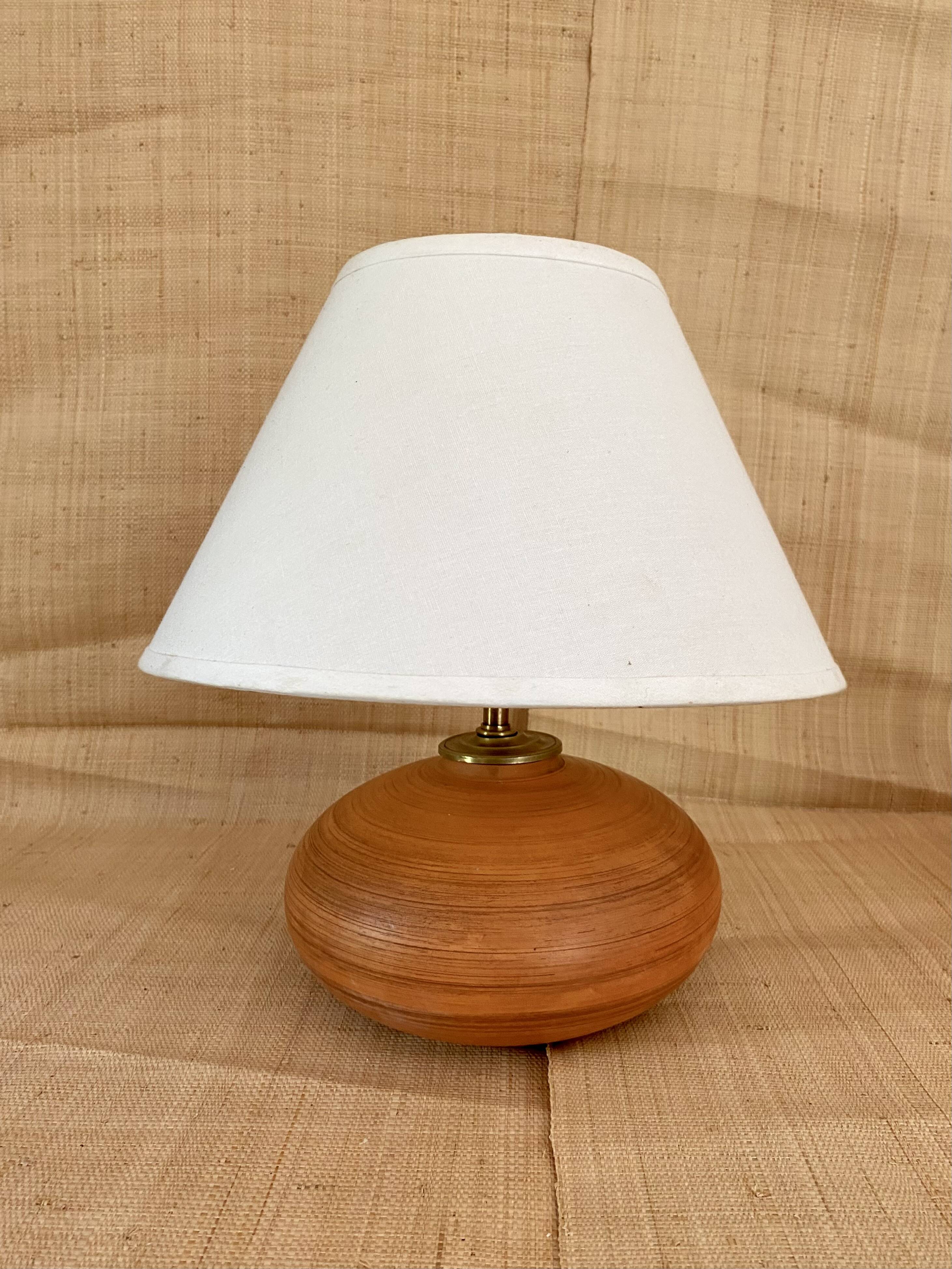 Terracotta lamp, 2M fabric cable, cotton shade.