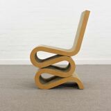 Wiggle chair with coffee table by Frank O. Gehry for Vitra
