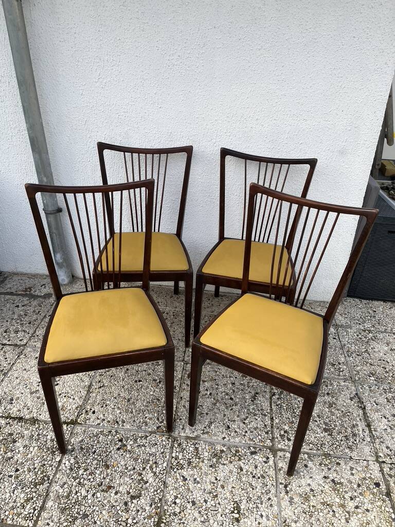 Lot de 4 chaises Casala vintage