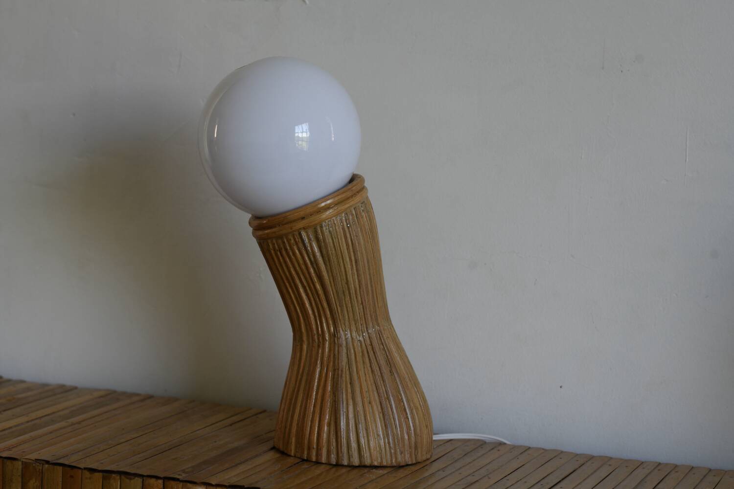 Lampe de table moderne du milieu du siècle en forme de crayon Space Age