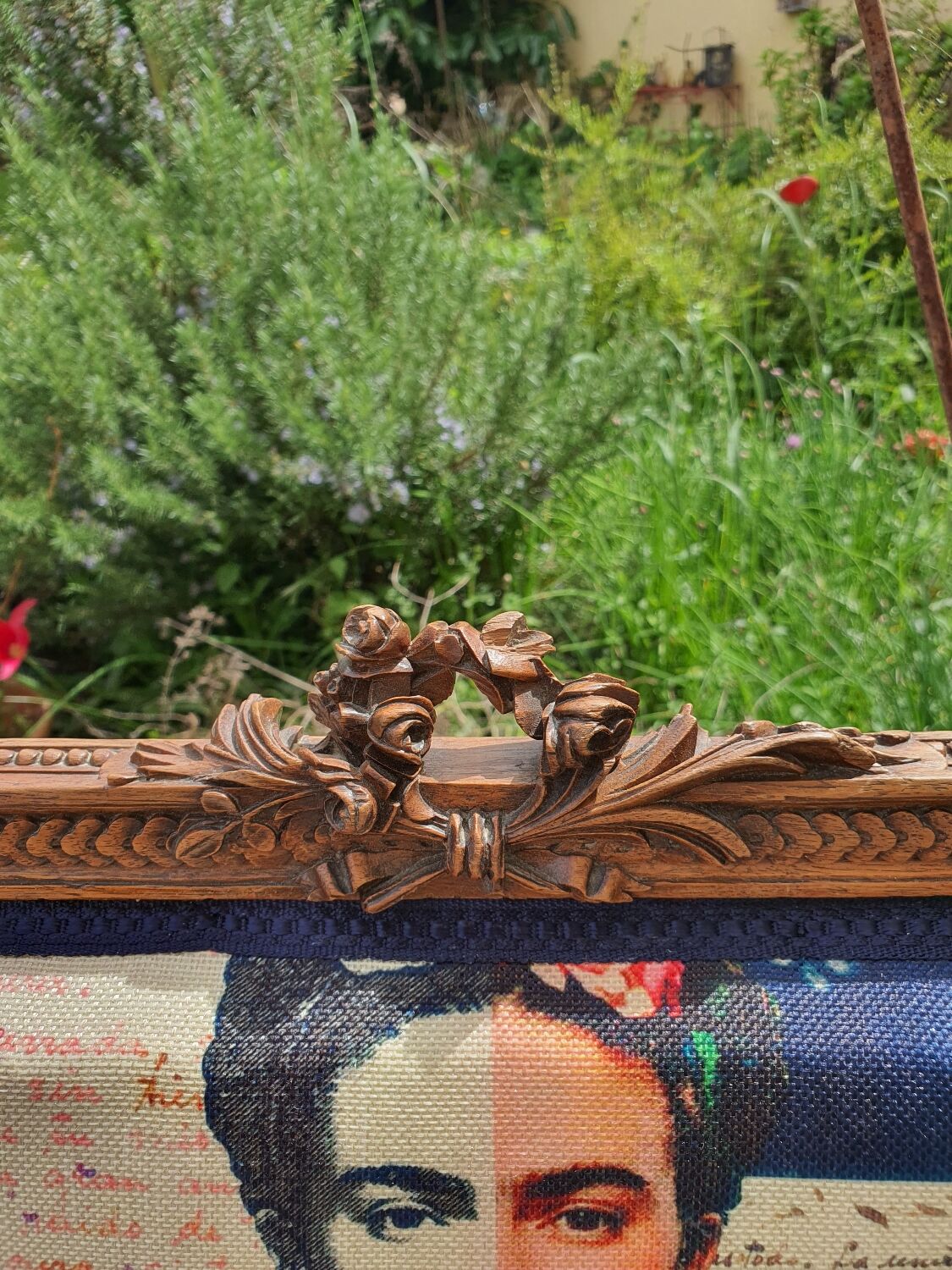 Duo of chairs with the effigy of Frida Kahlo
