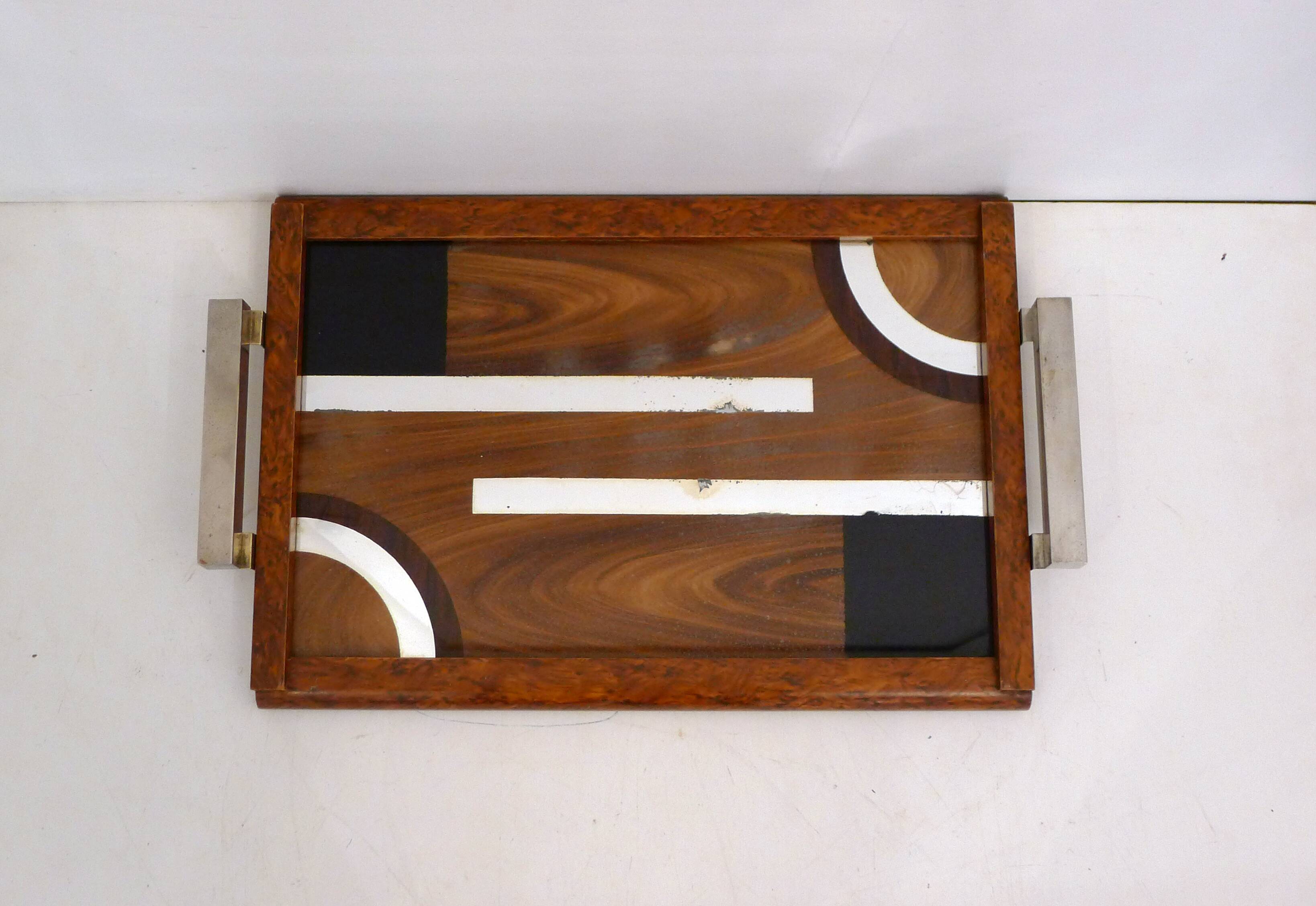Art Deco graphic plateau