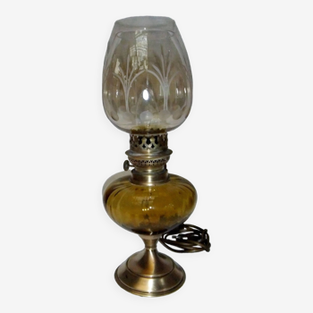 ancienne lampe  de table ou chevet lampe à pétrole électrifiée