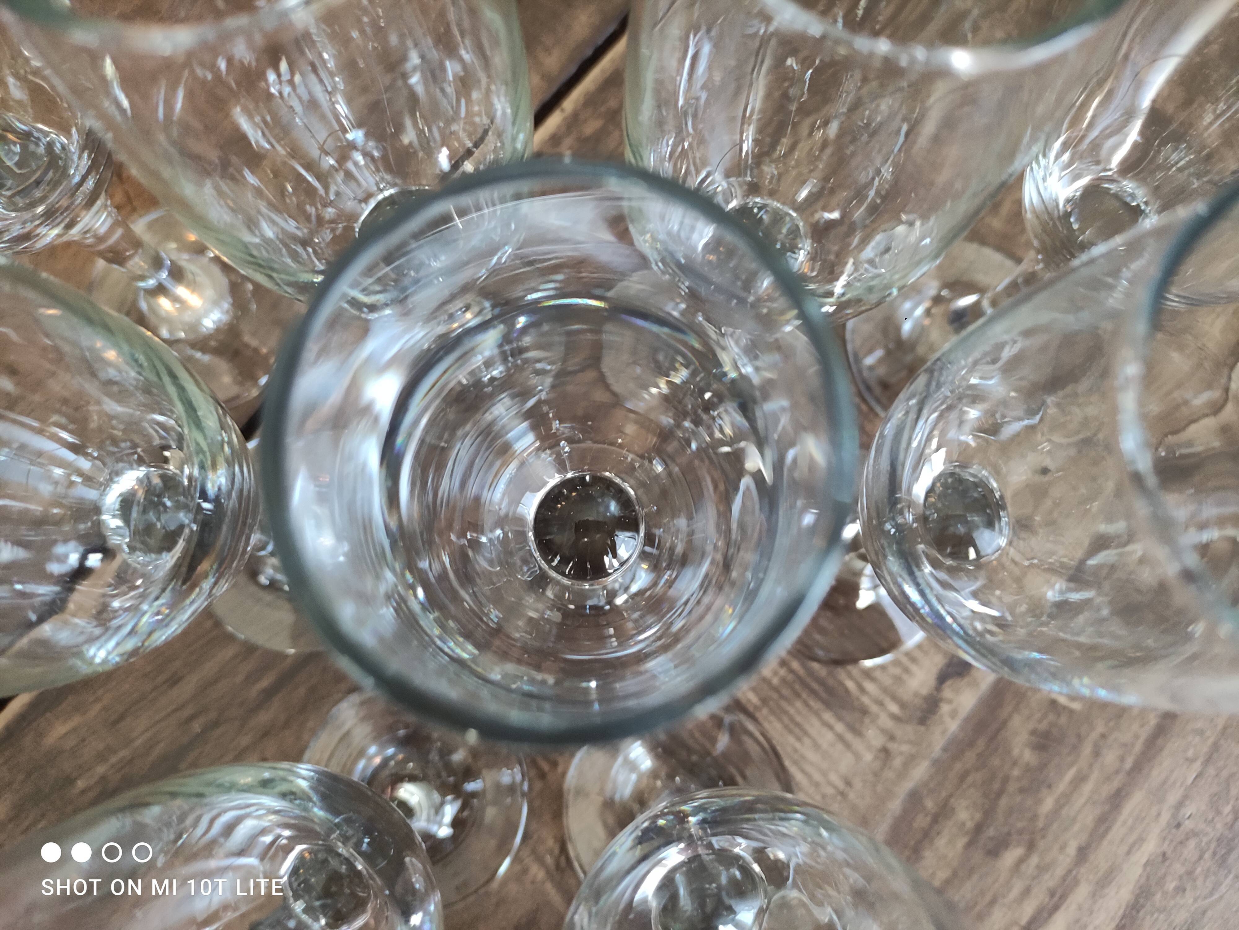 Lot de 9 flûtes à champagne en verre vintage