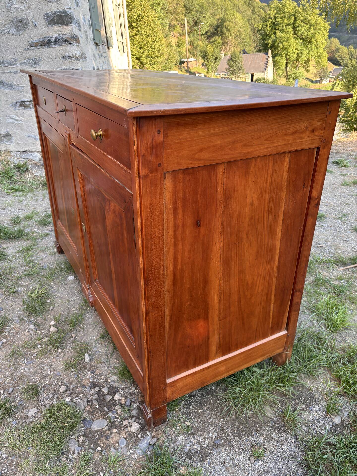 Old buffet