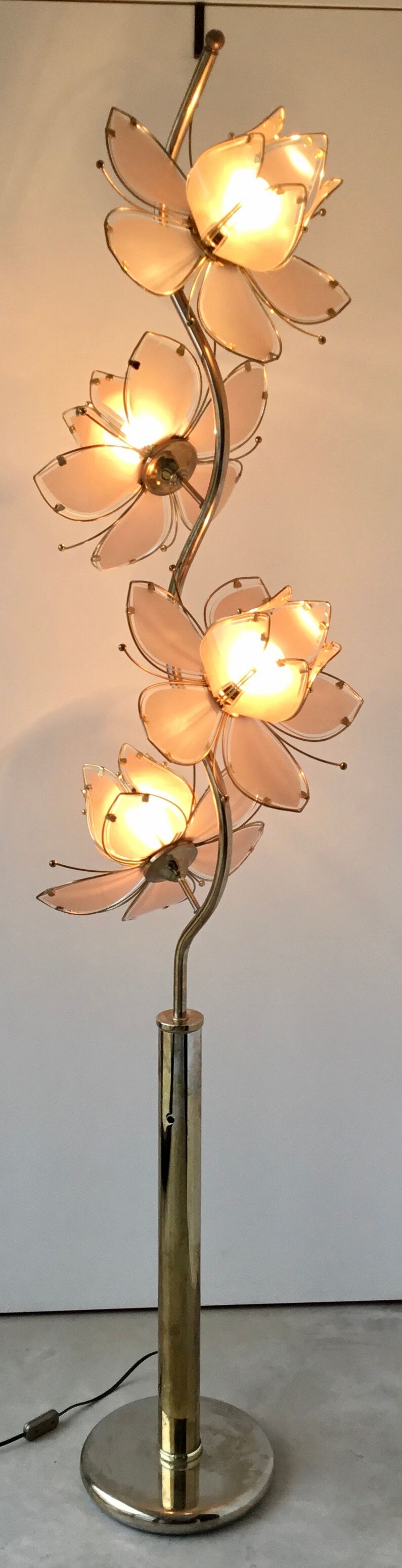 Hollywood Regency Lotus Flower Floor Lamp, Italian Design 1970s