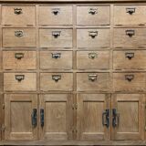 Notary's trade furniture with oak valve