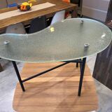 Asymmetrical tripod coffee table in granite glass, vintage bean shape, an50s