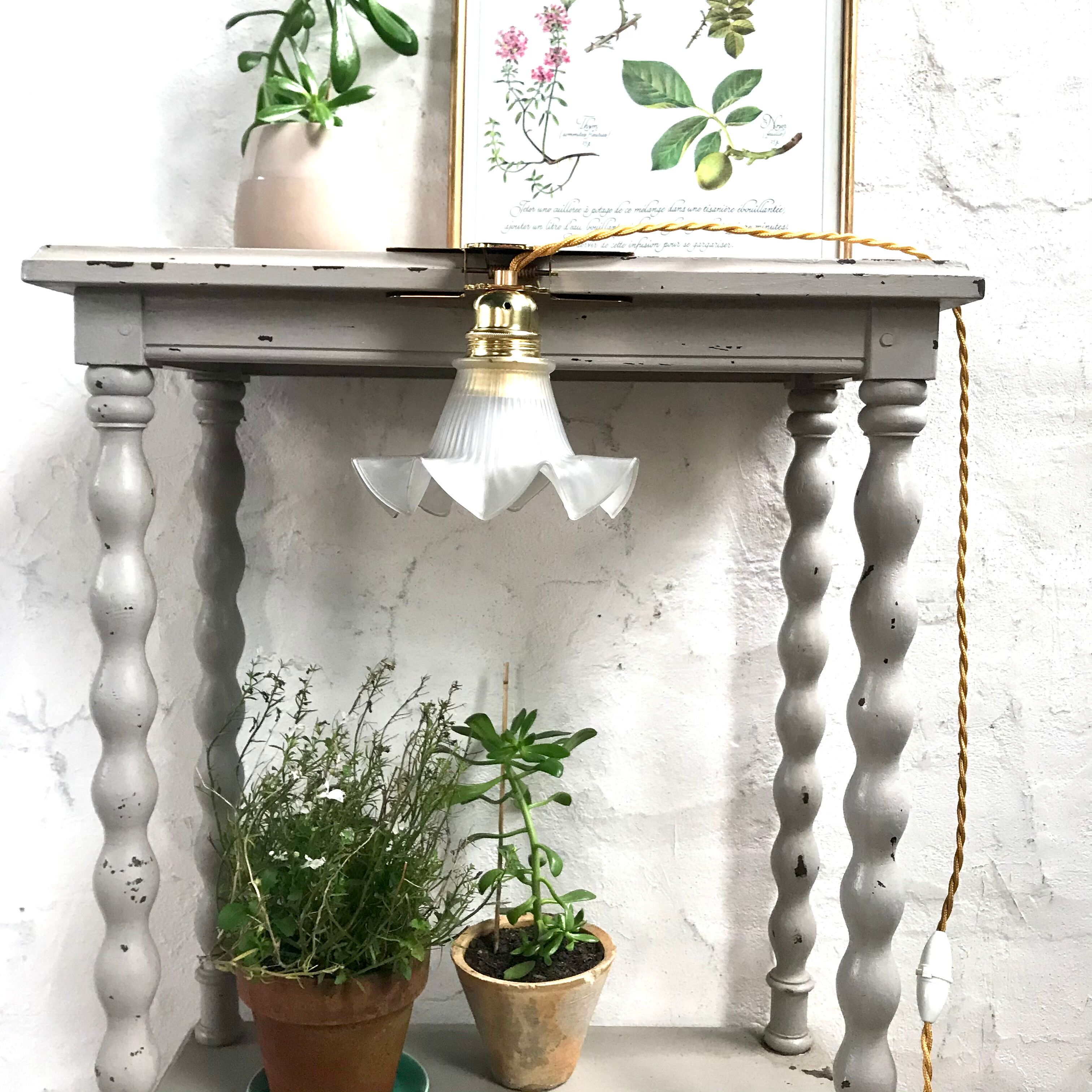 Art Deco tulip walker