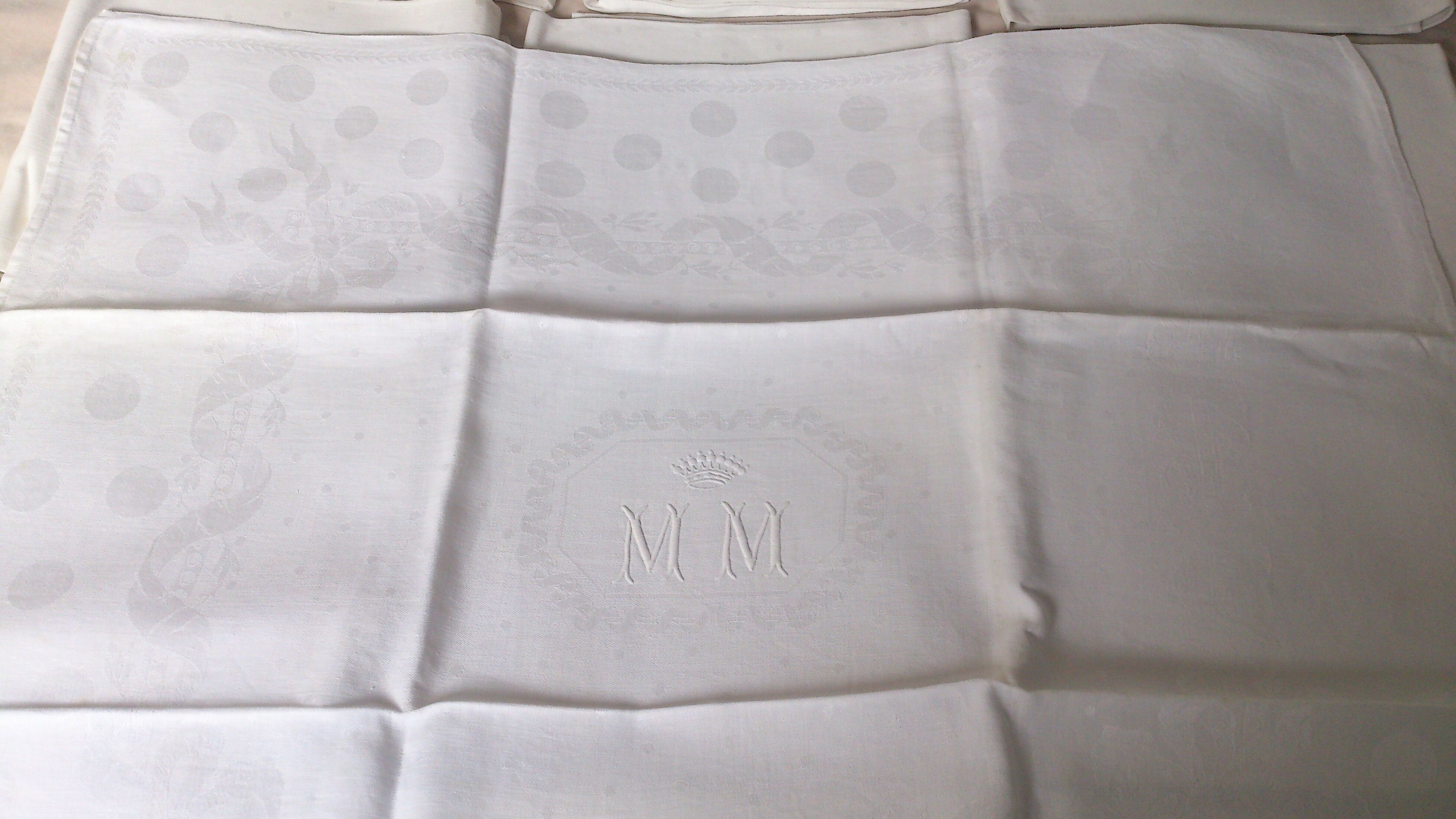 Set of 12 linen / cotton damask cloth napkins