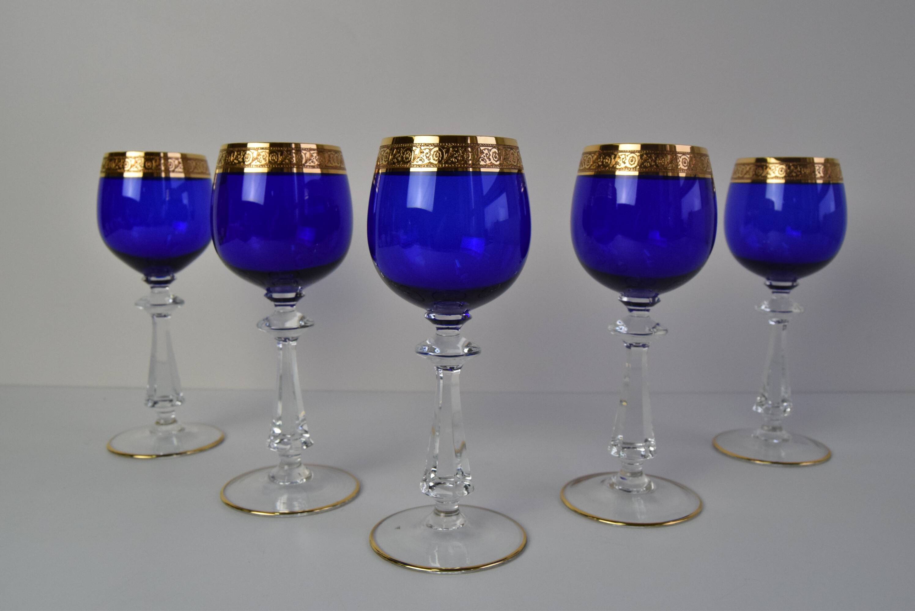 Mid Century Set of Five Stemmed Wine Glasses, 1950's.