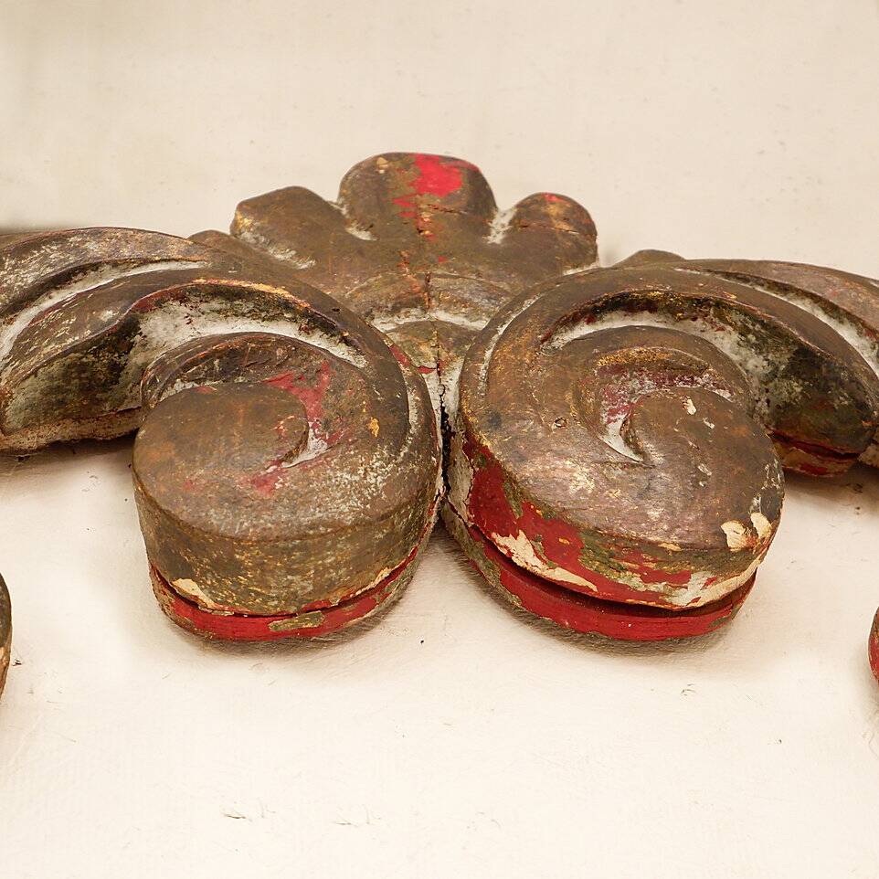 Baroque Mirror in Carved Wood