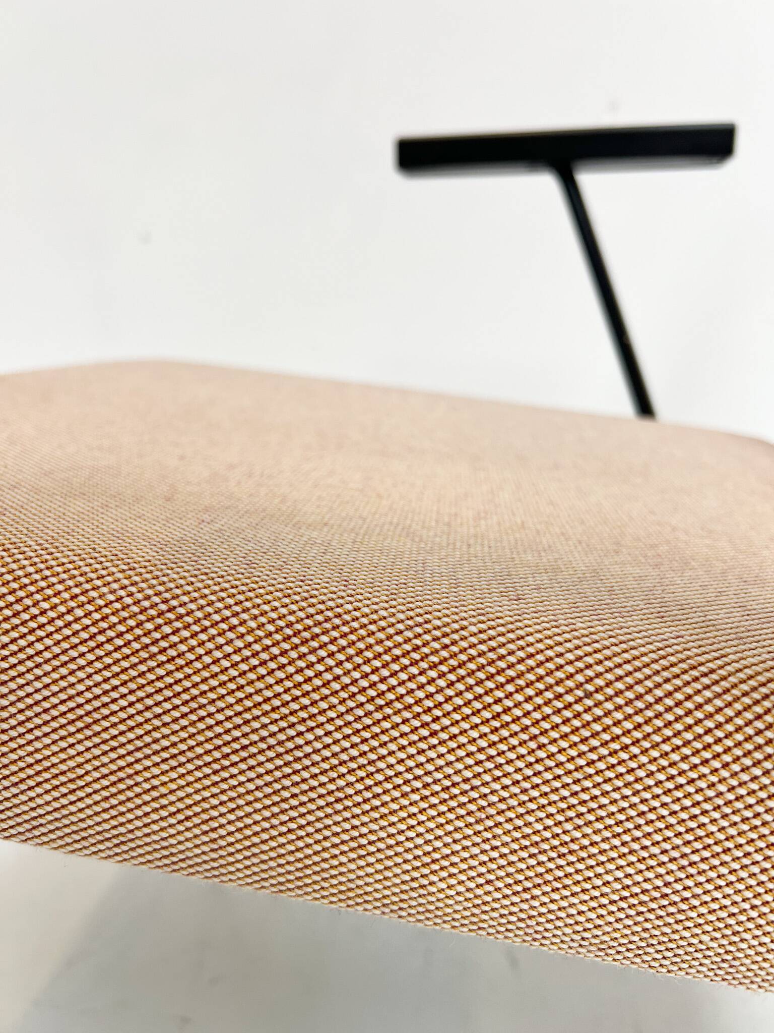 Cream Gispen 1407 armchair by Wim Rietveld, 1950s