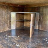 Armoire d’angle en chêne avec une façade incurvée d’un quart, Louis XVl