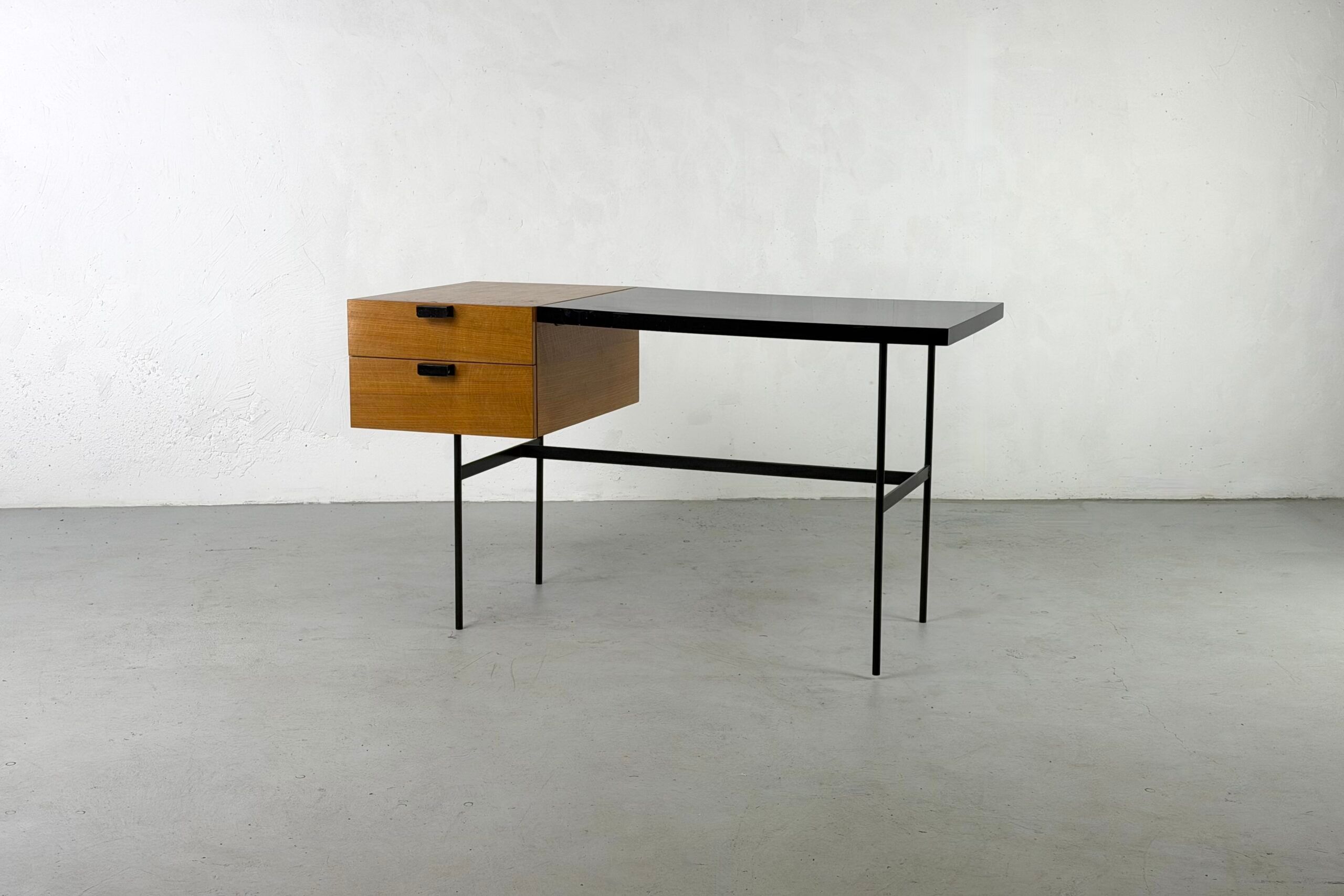 Desk CM141 by Pierre Paulin for Thonet – 1954