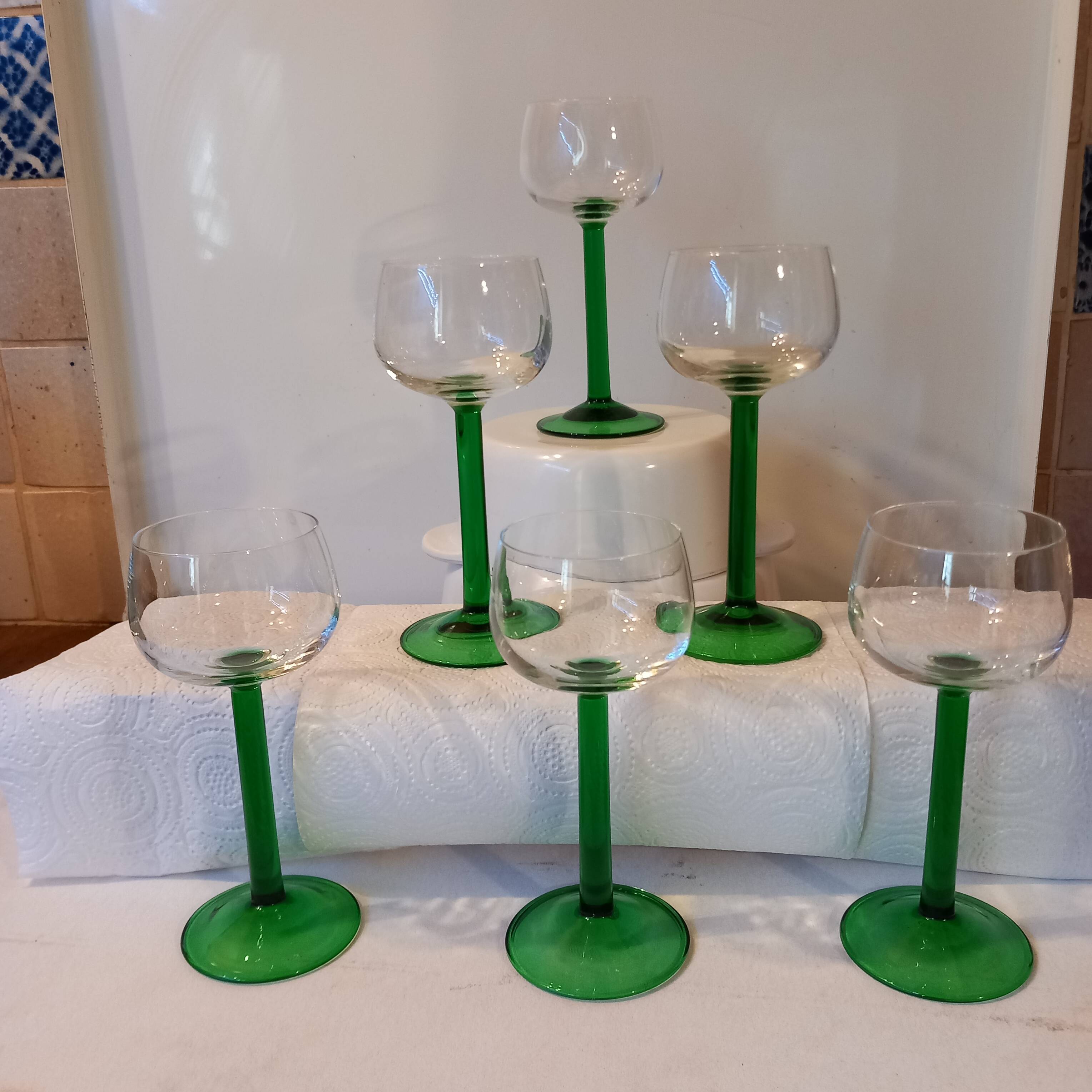 6 vintage white wine stemmed glasses