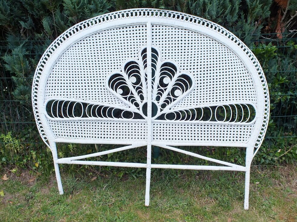 Peacock white rattan headboard 140 + chest