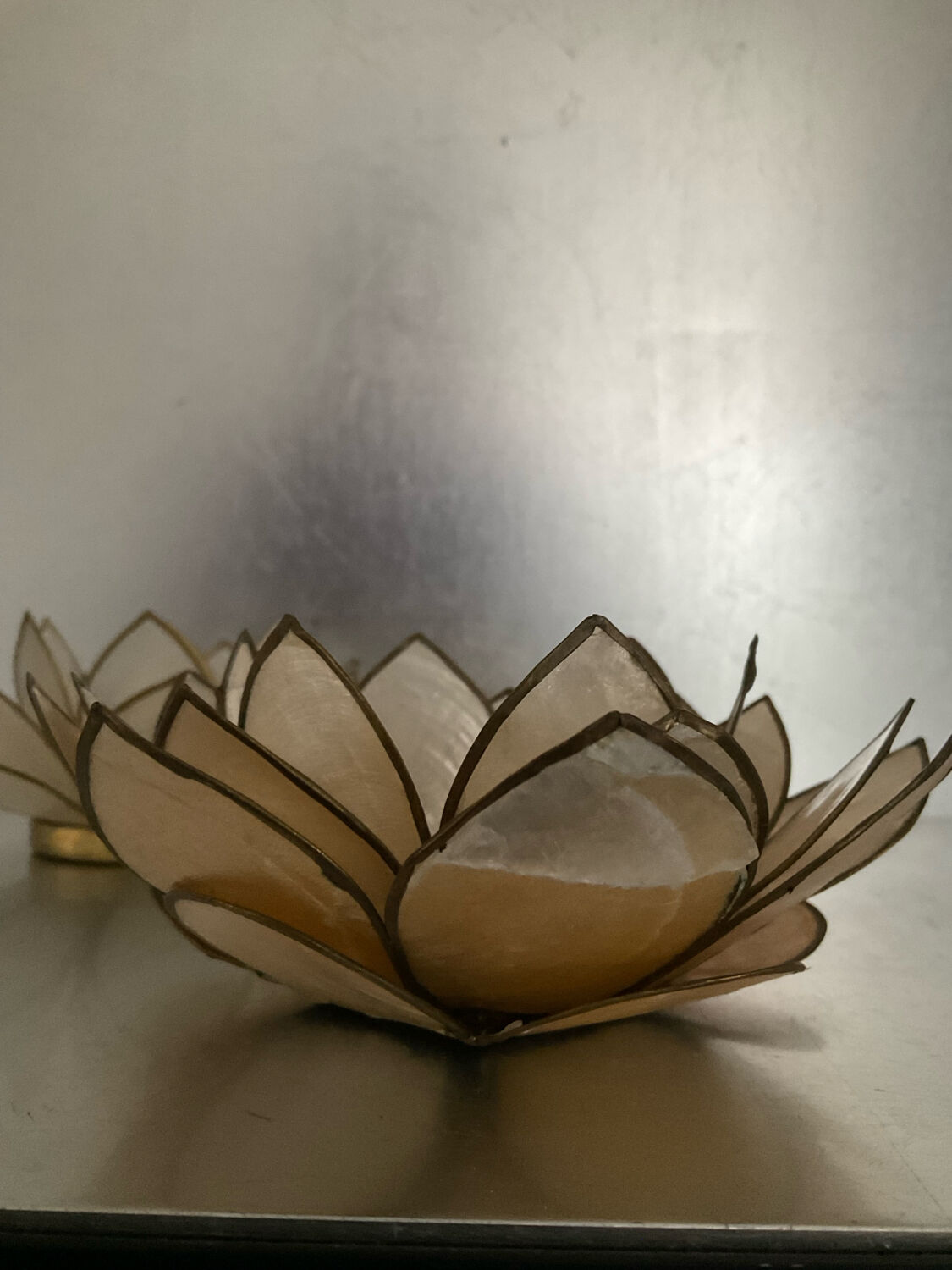 Pair of lotus candle holders in mother-of-pearl