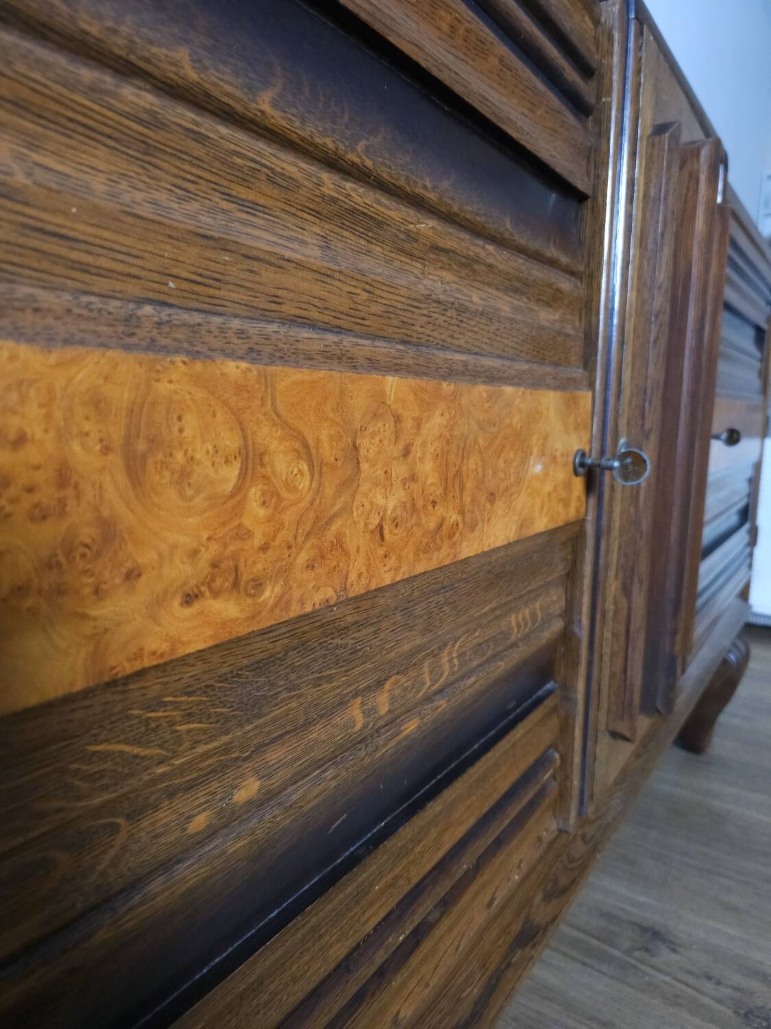 Enfilade Art-Déco en chêne et loupe d'orme