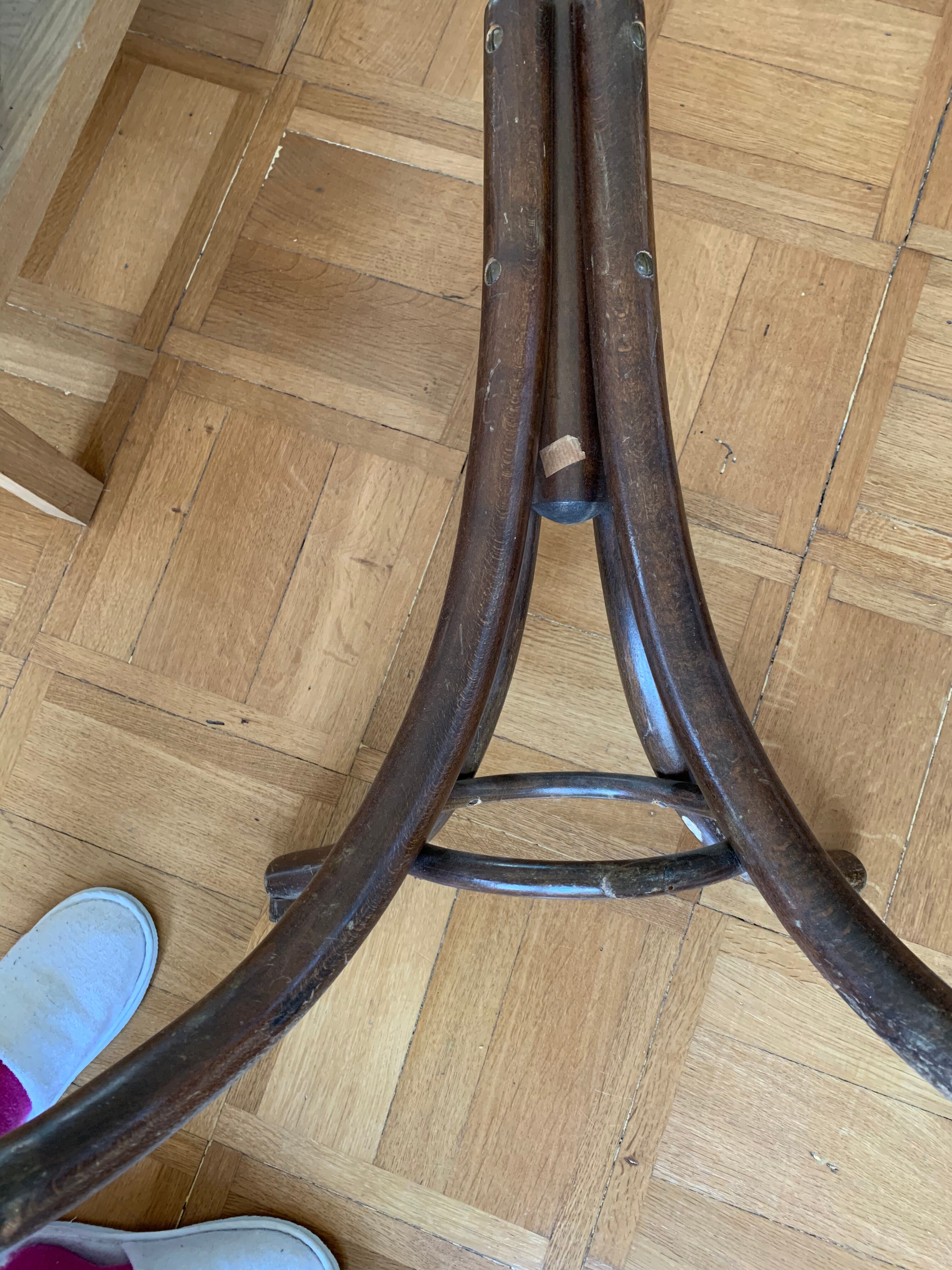 Thonet parrot coat holder