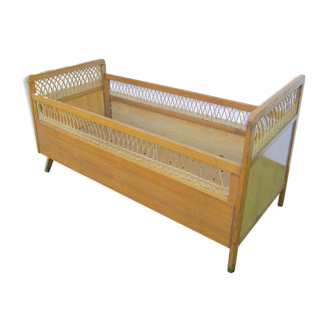 Baby rattan bed