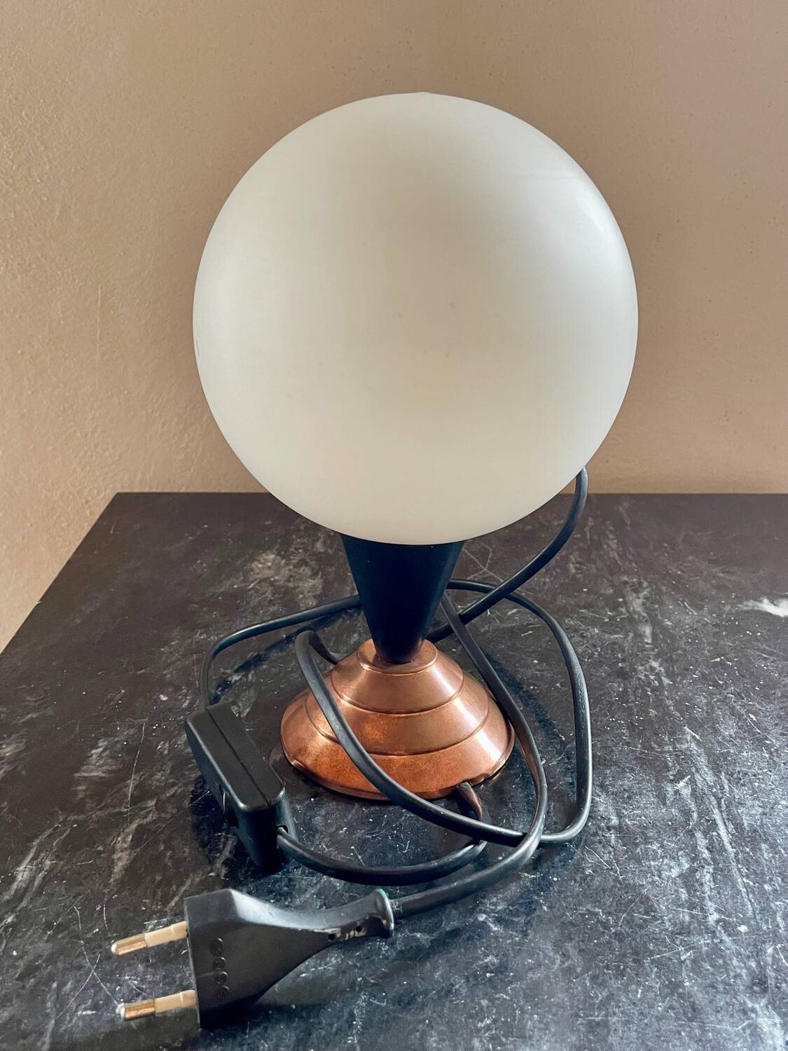 Lampe à poser cuivre opaline vintage