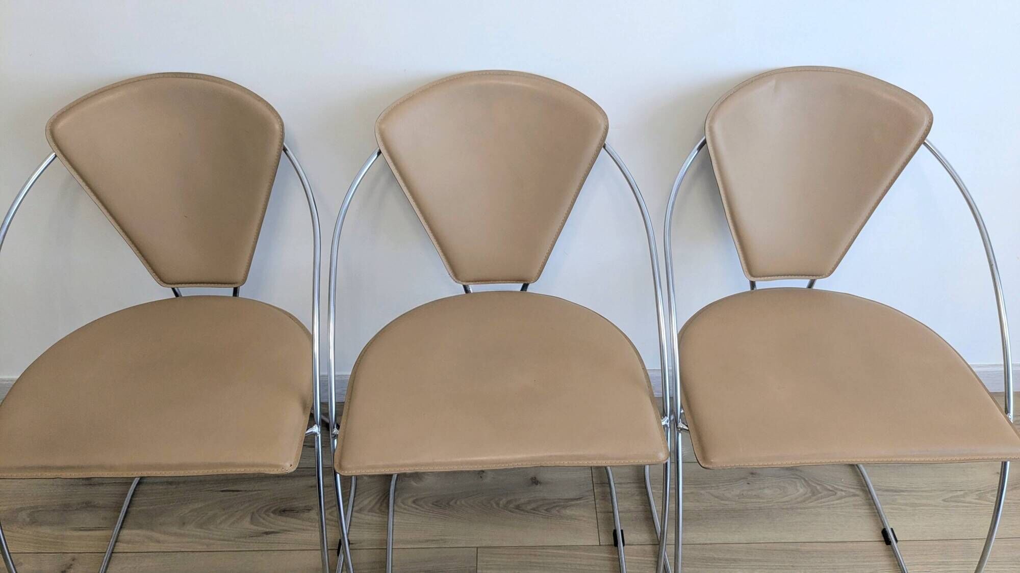 Set of 3 Linda chairs by Arrben – beige faux leather and chrome steel – 1980s