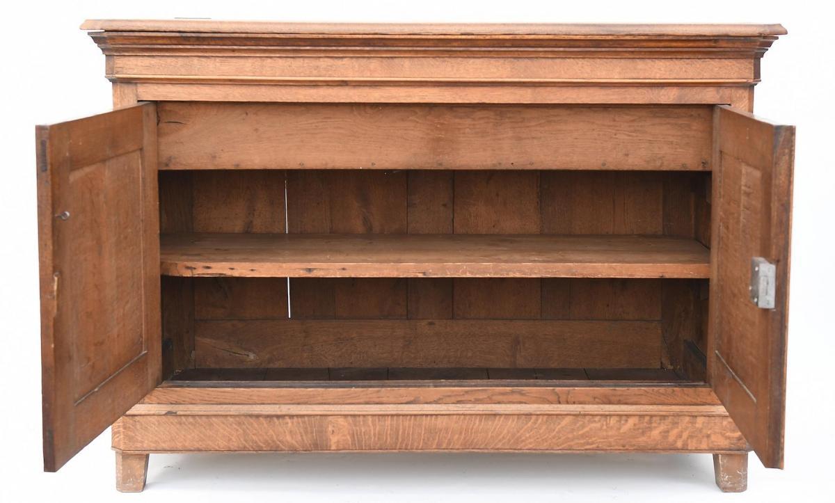 2-door buffet forming a chest