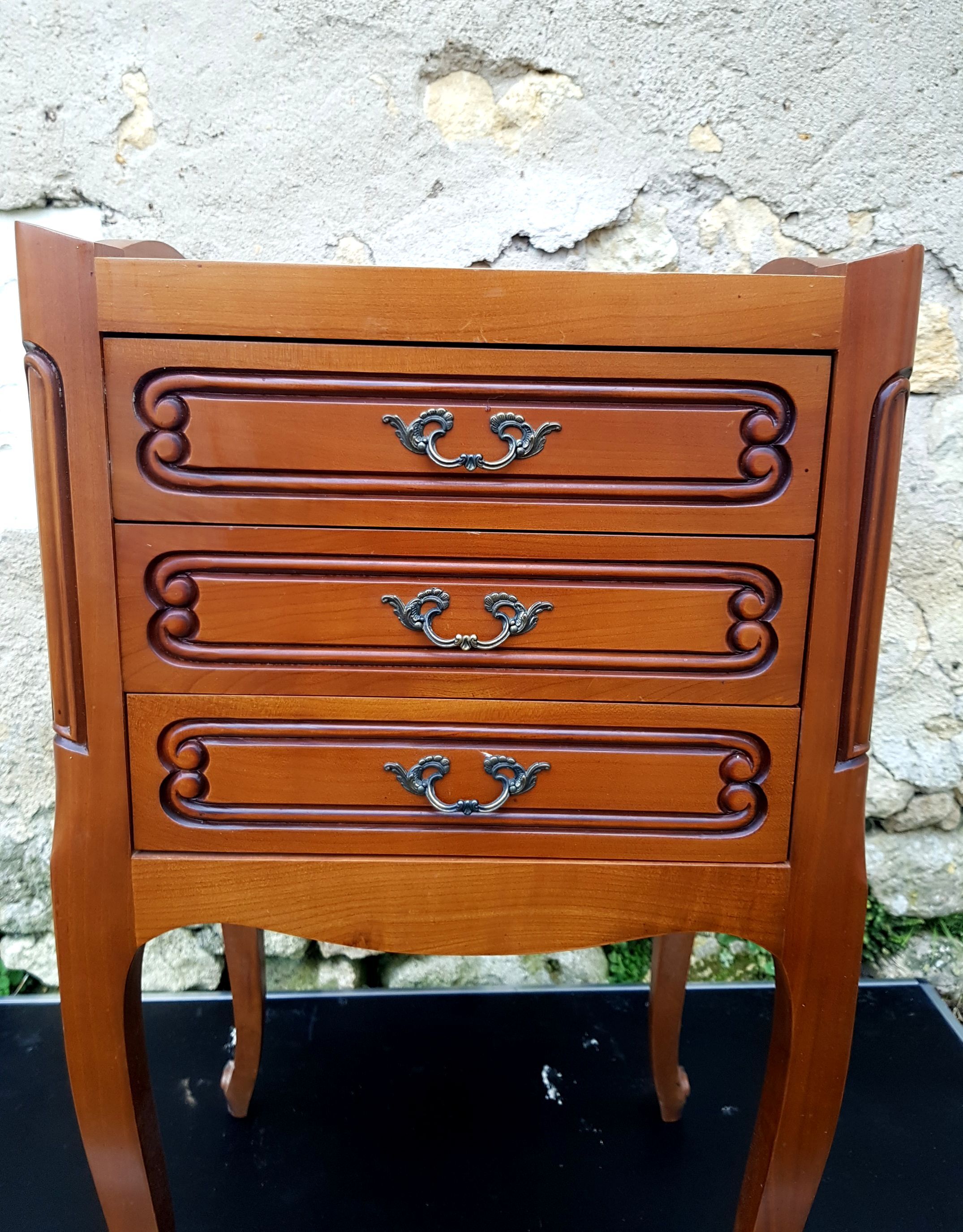 Very nice nightstand