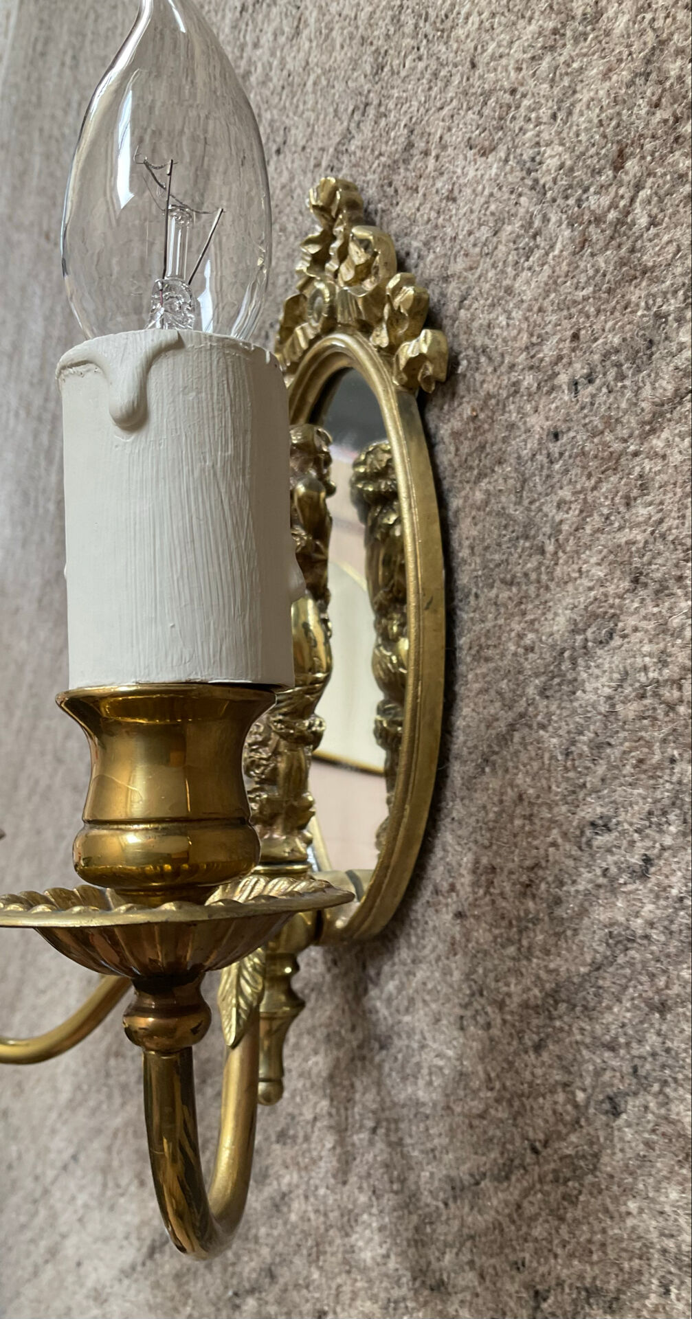 Antique Louis XVI style wall light in bronze