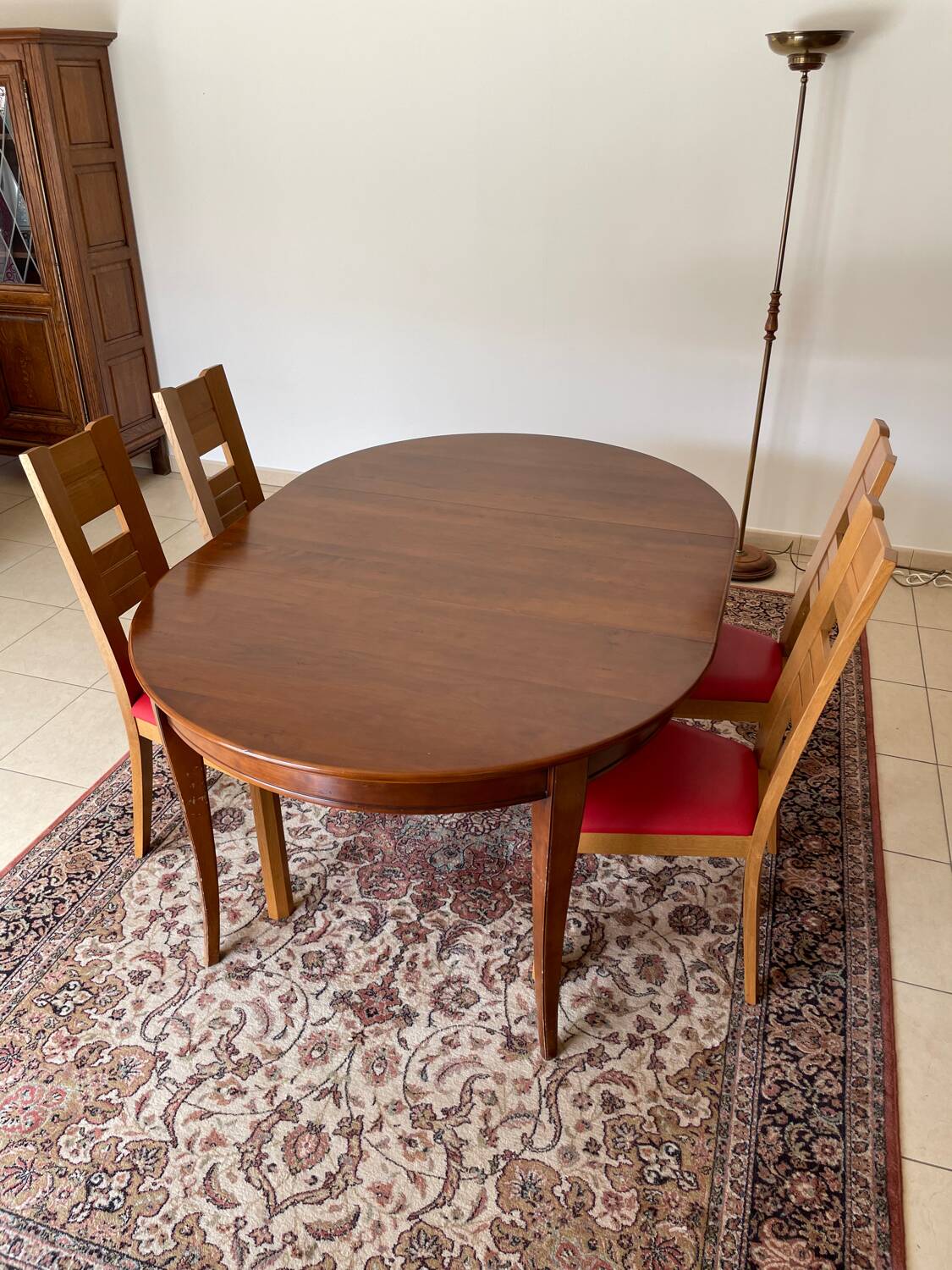 Table en bois ovale 6/8 personnes et 4 chaises art déco