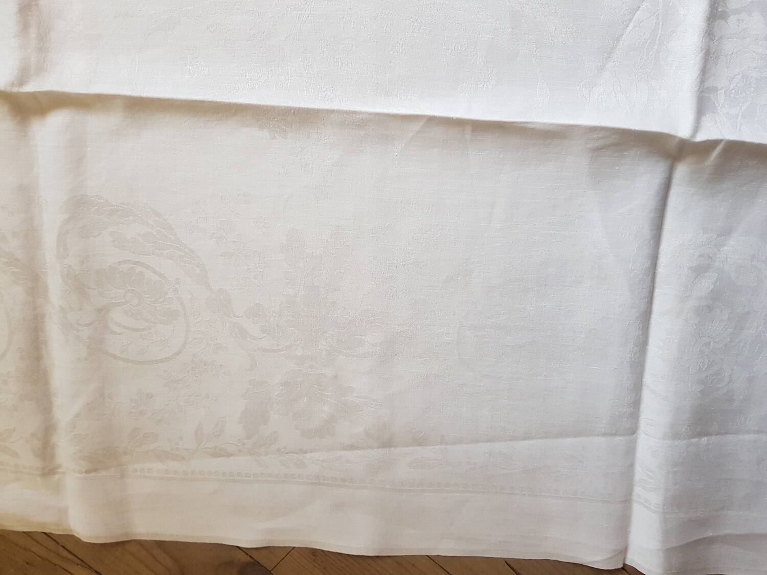 Set of 12 monogrammed linen napkins DC
