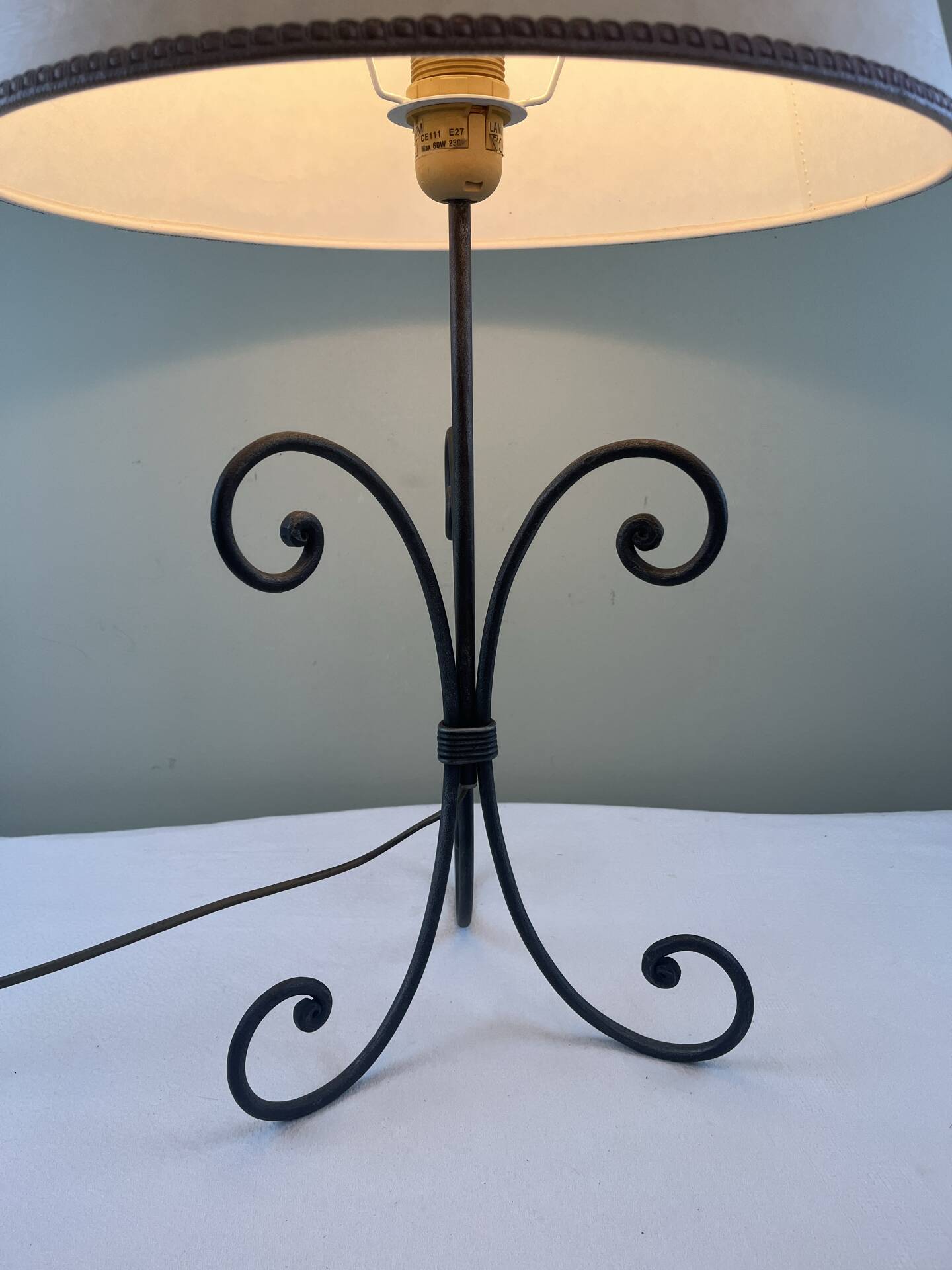 Large ambient lamp