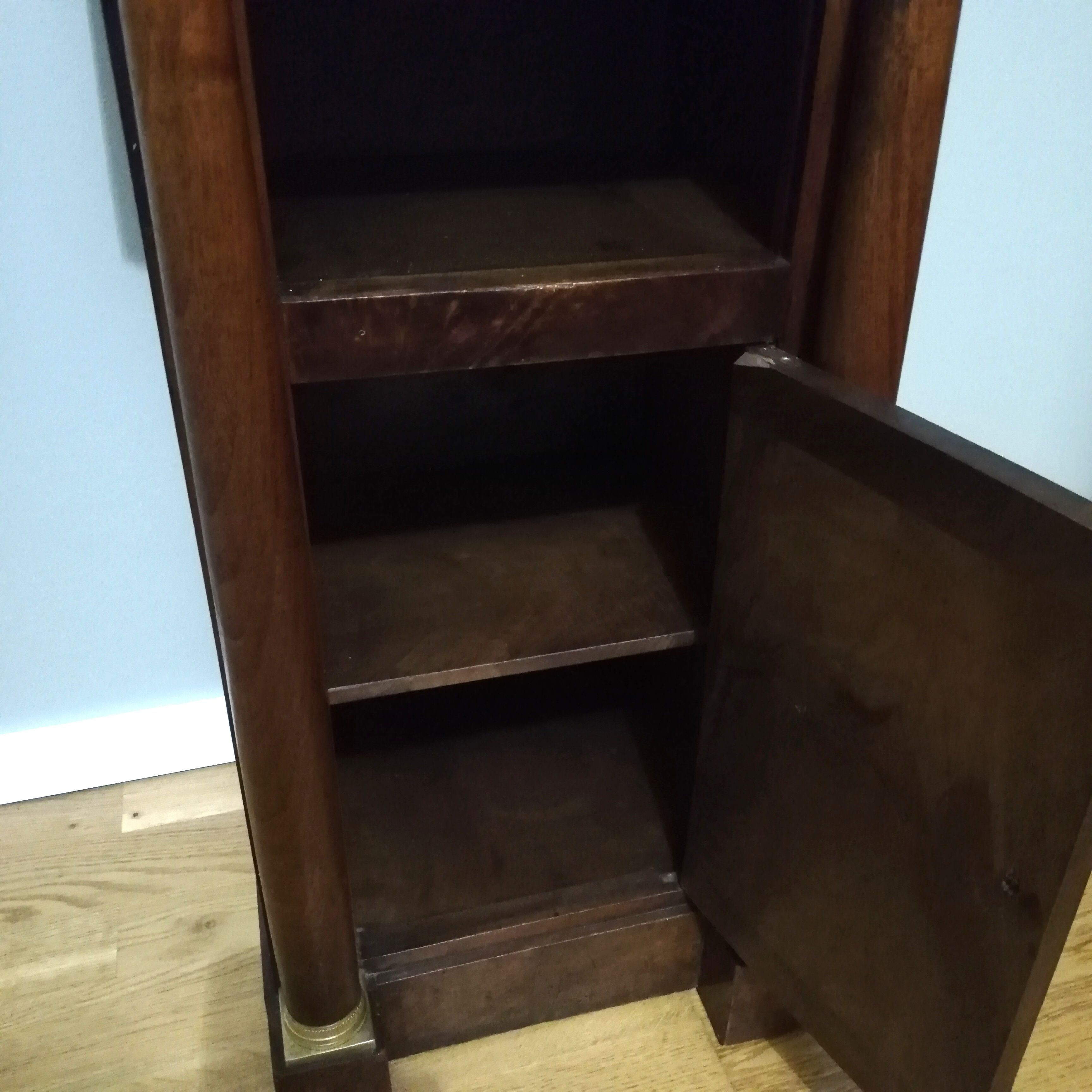 Empire Curtain Bedside Table