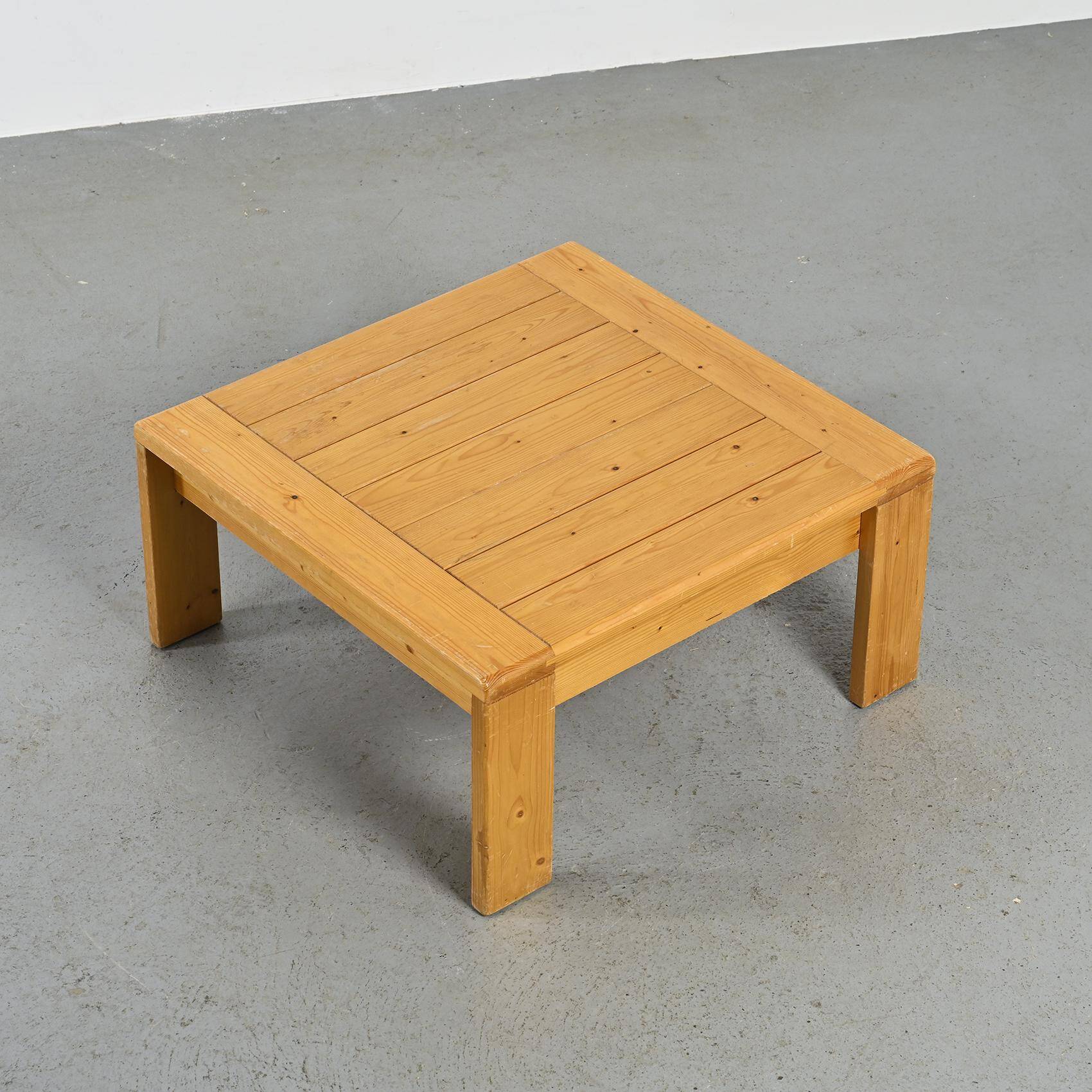 Solid pine coffee table, Les Arcs 1800.