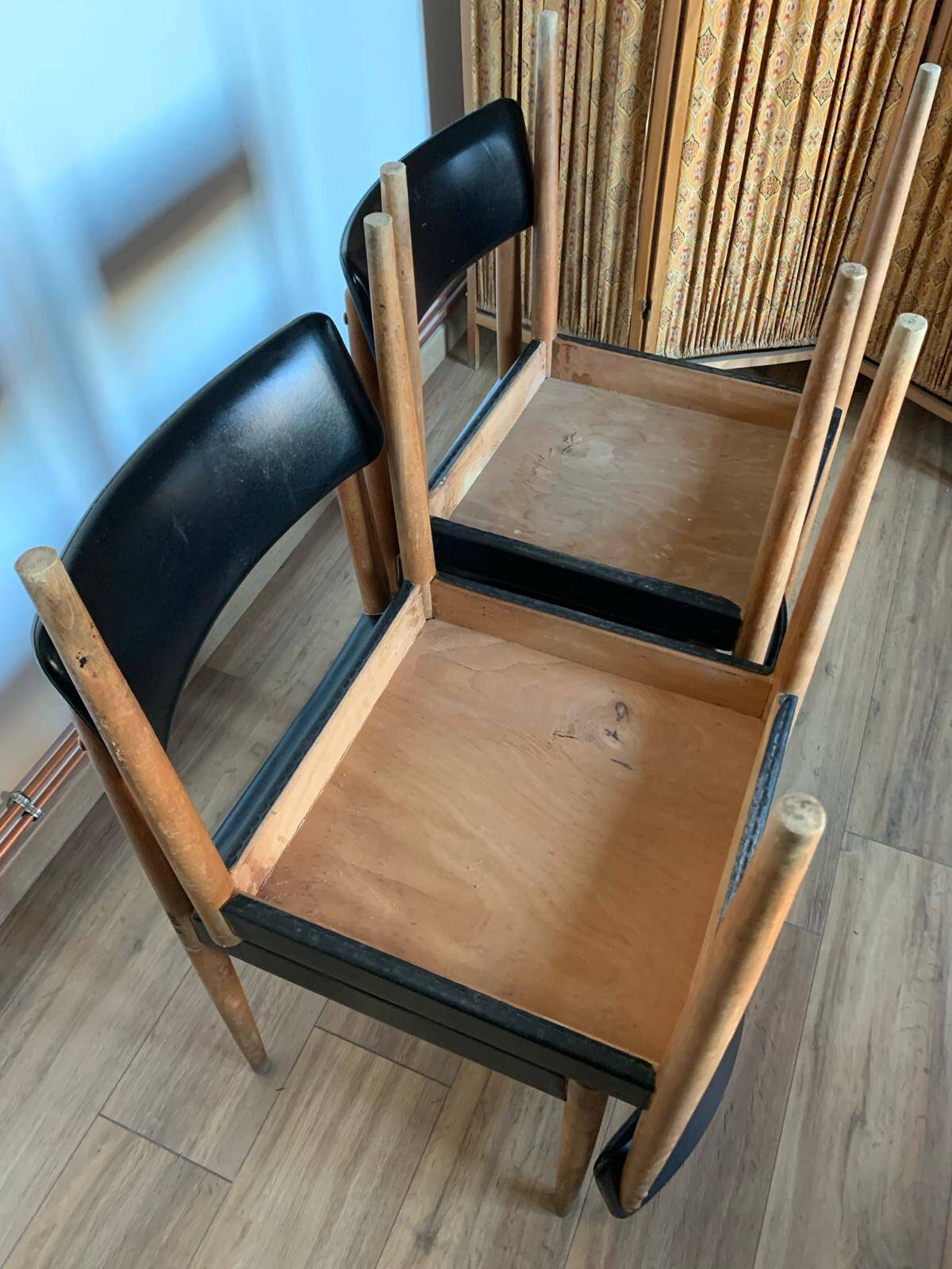 Set of 4 Scandinavian chairs