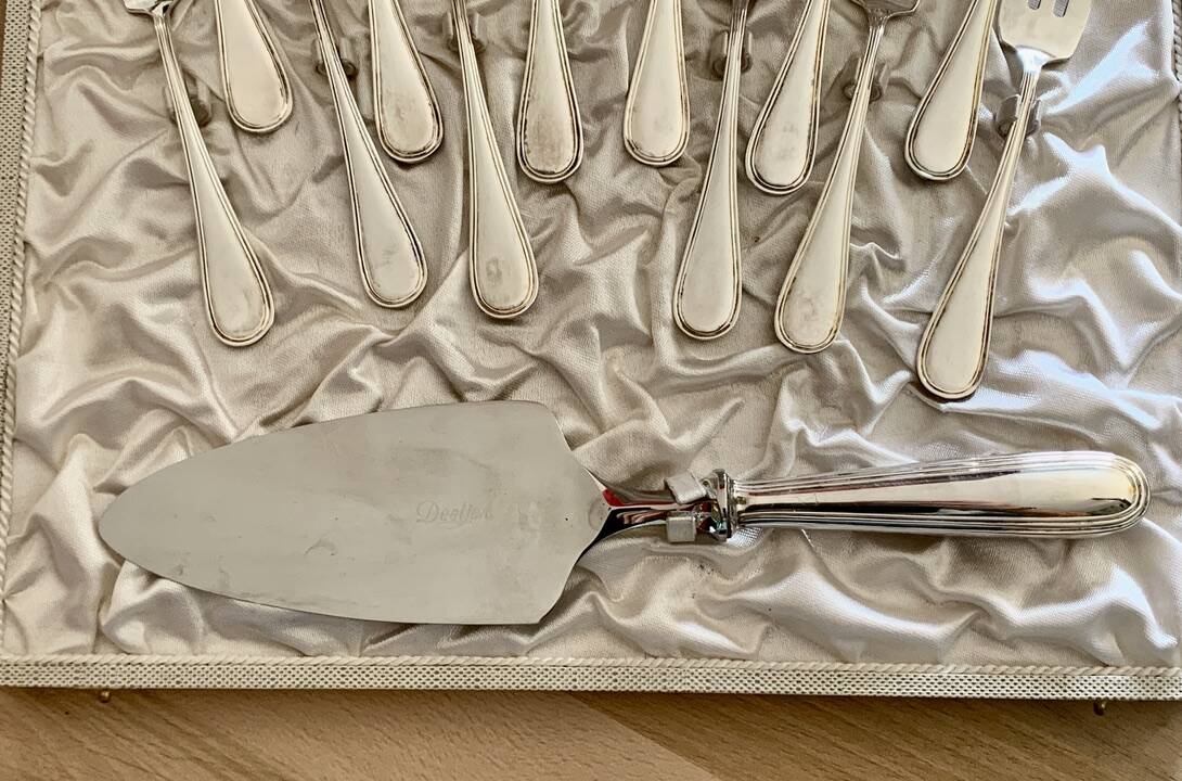 Dessert service 12 forks 1 silver metal shovel net model